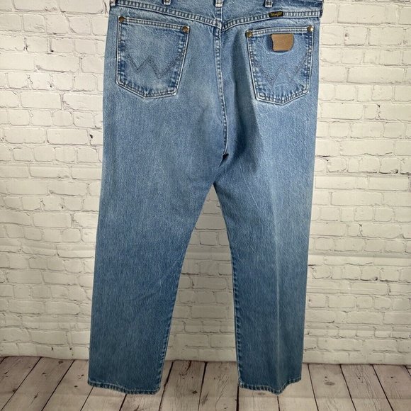 VTG Wrangler Light Wash Blue Denim Distressed Jeans USA Made 13 MWZ (34x29) - Picture 4 of 13
